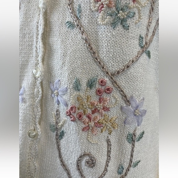 Vintage PARIS SMITH L cream Embroidered Cottagecore coquette Sweater cardigan - Picture 8 of 15